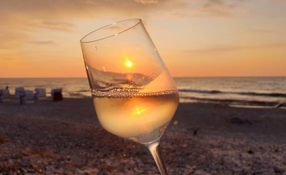 Sonnenuntergang und Partynächte